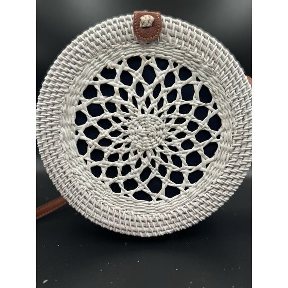 9” NAVY Lined WHITE‎ Round Rattan Bag for Women Beach Crossbody Shoulder Bag NWT - Picture 2 of 16